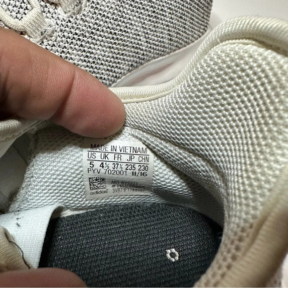 ADIDAS TUBULAR SHADOW KNIT  SNEAKERS Boys Size 5  09 Box 2 - Picture 7 of 9